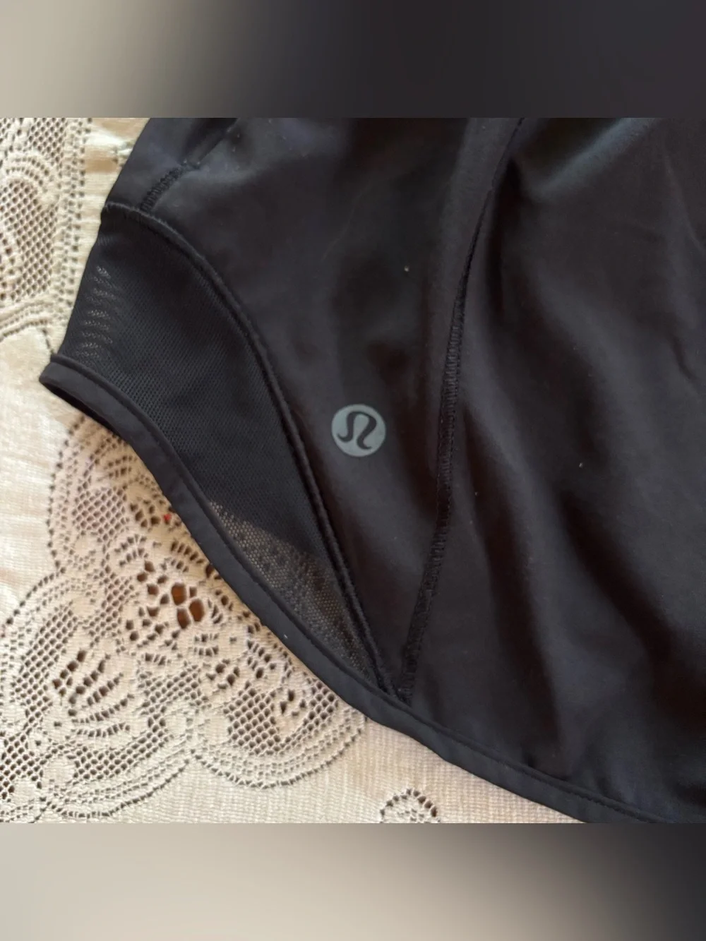 black lululemon shorts size 6